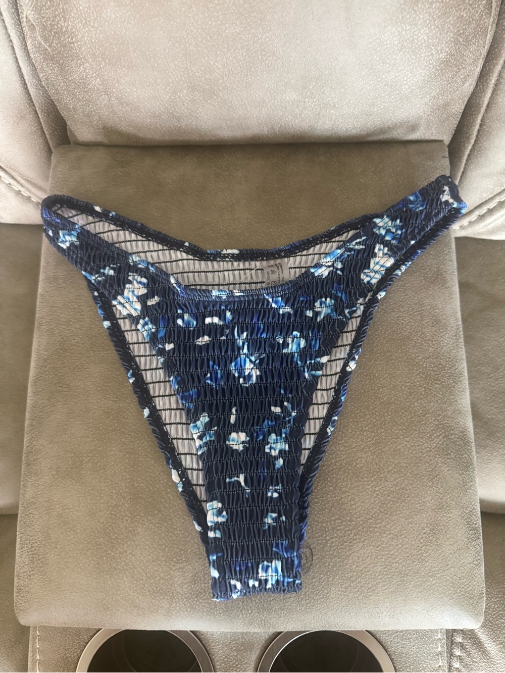 Blue floral underwire and high waist ruched bikini - Picture 5 of 8